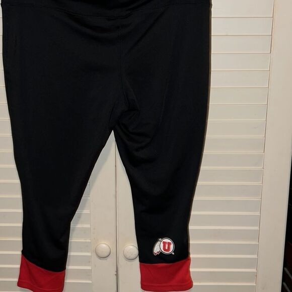 Russell Capri length, athletic leggings, Utah graphic size large - Picture 3 of 4